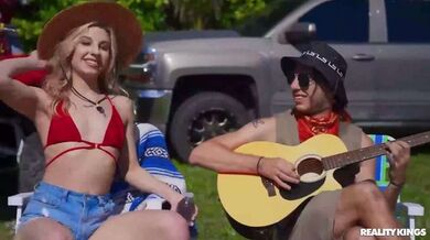 RKPrime－Cheerleader Kait Partying In The